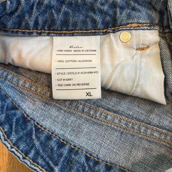 Ripped jeans shorts - Picture 3 of 3